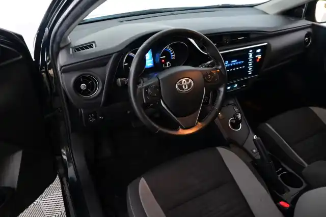 Harmaa Farmari, Toyota Auris – FMX-970