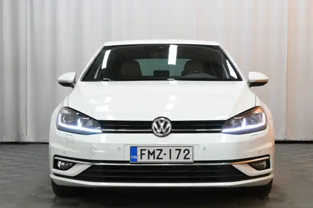 Valkoinen Viistoperä, Volkswagen Golf – FMZ-172