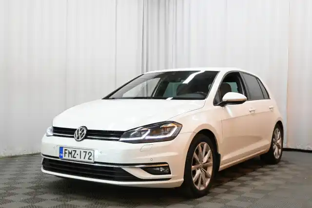 Valkoinen Viistoperä, Volkswagen Golf – FMZ-172