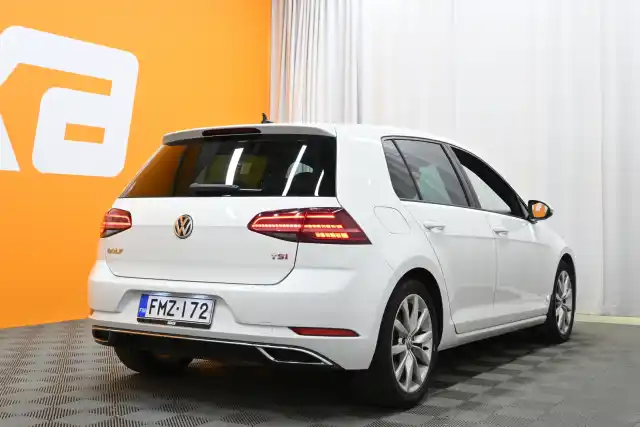 Valkoinen Viistoperä, Volkswagen Golf – FMZ-172