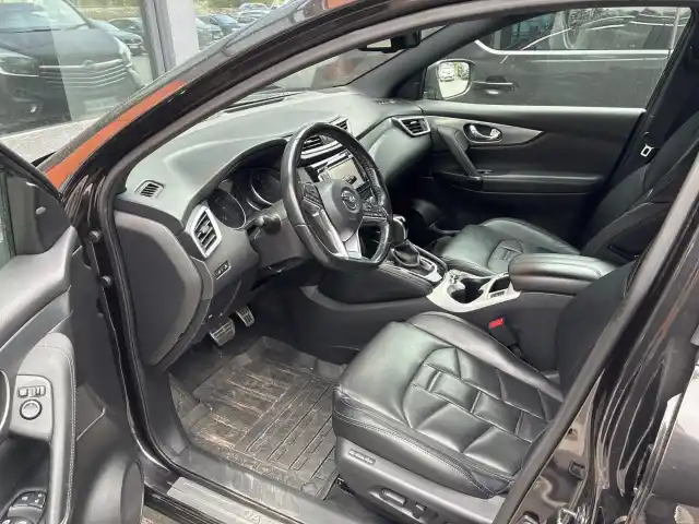 Musta Maastoauto, Nissan Qashqai – FMZ-677