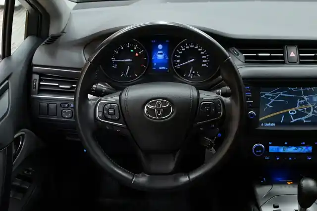 Harmaa Sedan, Toyota Avensis – FMZ-946
