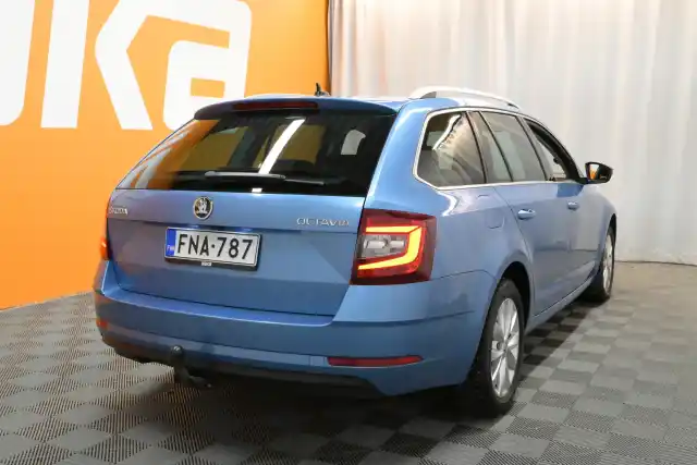 Sininen Farmari, Skoda Octavia – FNA-787