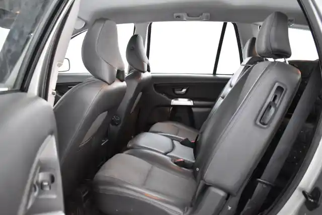 Vihreä Farmari, Volvo XC90 – FNB-551