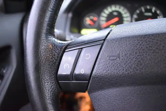 Vihreä Farmari, Volvo XC90 – FNB-551