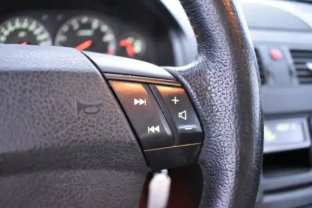 Vihreä Farmari, Volvo XC90 – FNB-551