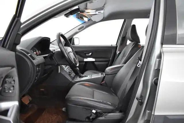 Vihreä Farmari, Volvo XC90 – FNB-551