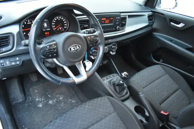 Valkoinen Viistoperä, Kia Rio – FNC-301