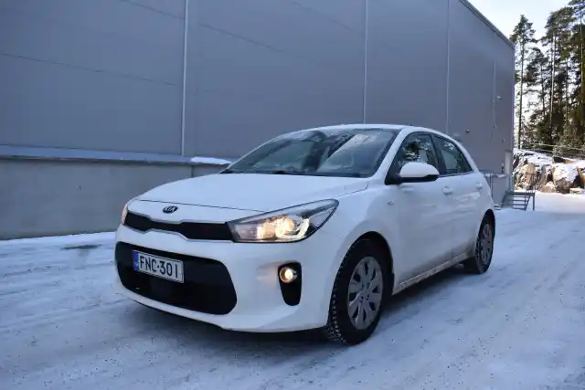 Valkoinen Viistoperä, Kia Rio – FNC-301