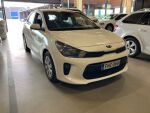 Valkoinen Viistoperä, Kia Rio – FNC-366, kuva 1