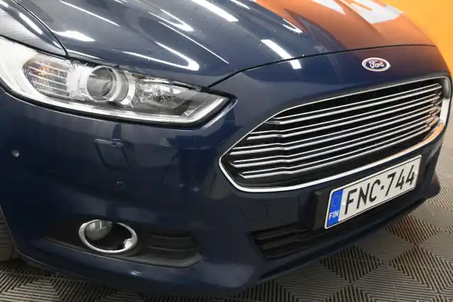 Sininen Viistoperä, Ford Mondeo – FNC-744