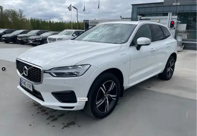Valkoinen Maastoauto, Volvo XC60 – FNE-197