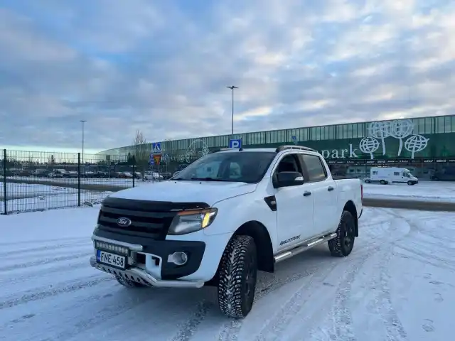 Valkoinen Henkilöauto, Ford Ranger – FNE-458