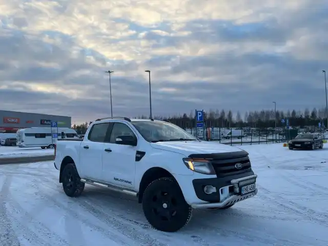 Valkoinen Henkilöauto, Ford Ranger – FNE-458