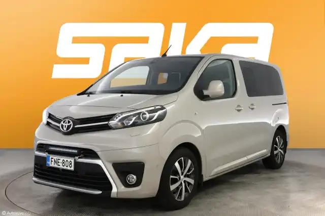 Harmaa Tila-auto, Toyota Proace Verso – FNE-808