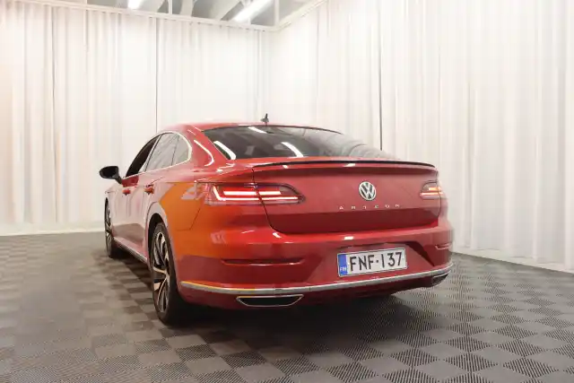 Punainen Sedan, Volkswagen Arteon – FNF-137