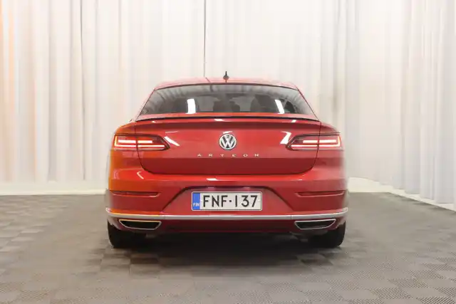 Punainen Sedan, Volkswagen Arteon – FNF-137