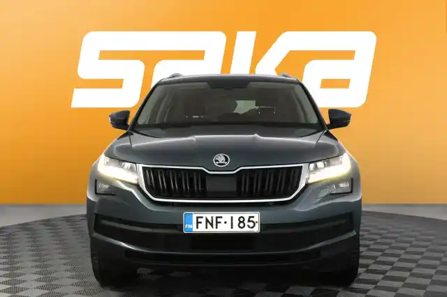 Harmaa Maastoauto, Skoda Kodiaq – FNF-185