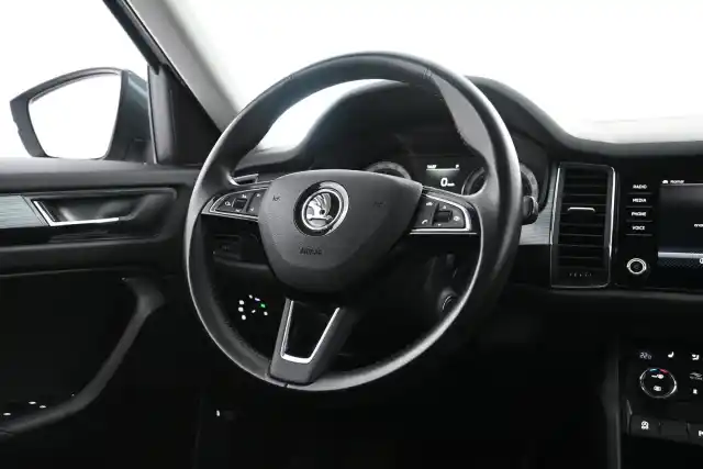 Harmaa Maastoauto, Skoda Kodiaq – FNF-185