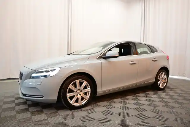 Sininen Viistoperä, Volvo V40 – FNF-363