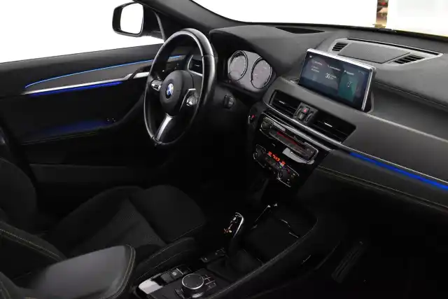 Keltainen Maastoauto, BMW X2 – FNF-883