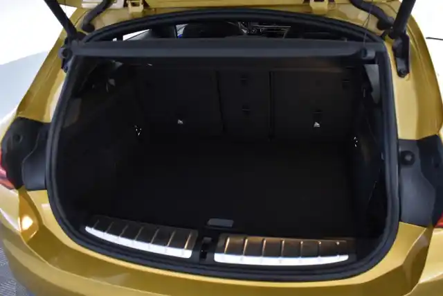 Keltainen Maastoauto, BMW X2 – FNF-883