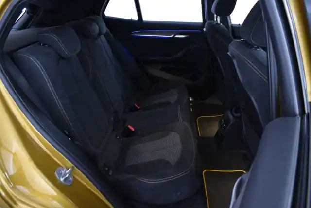 Keltainen Maastoauto, BMW X2 – FNF-883