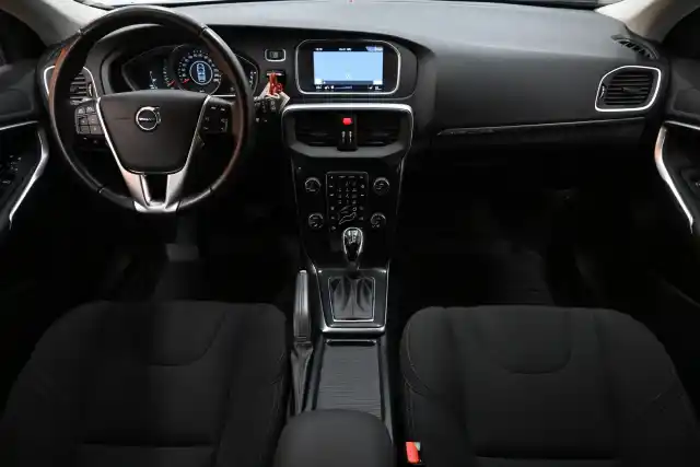 Sininen Viistoperä, Volvo V40 Cross Country – FNG-291