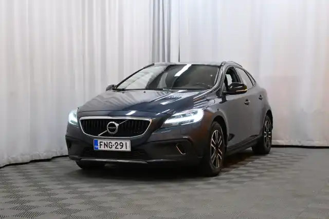 Sininen Viistoperä, Volvo V40 Cross Country – FNG-291