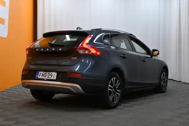 Sininen Viistoperä, Volvo V40 Cross Country – FNG-291