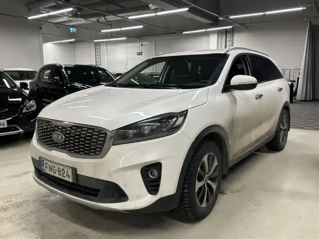 Valkoinen Maastoauto, Kia Sorento – FNG-824