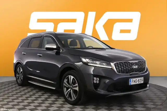 Harmaa Maastoauto, Kia Sorento – FNG-829