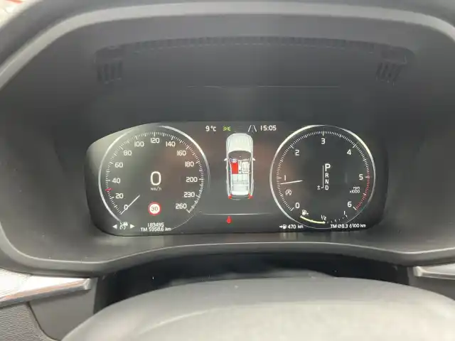 Harmaa Maastoauto, Volvo XC60 – FNH-660