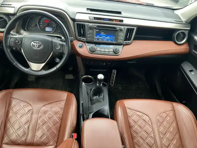 Punainen Tila-auto, Toyota RAV4 – FNI-312