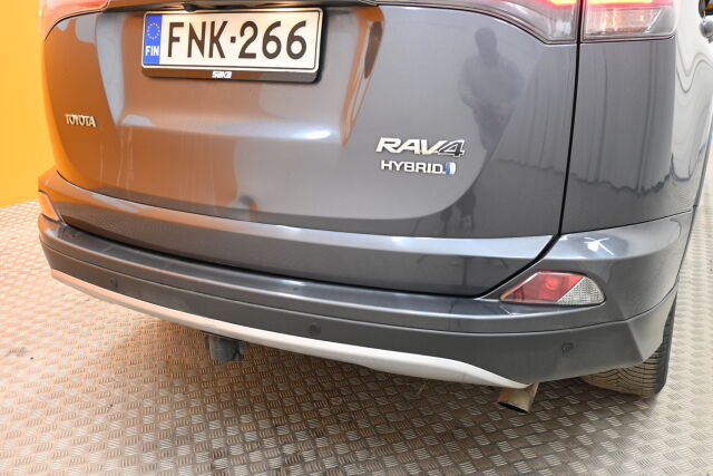 Harmaa Maastoauto, Toyota RAV4 – FNK-266