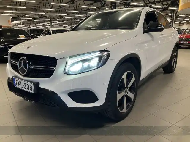 Valkoinen Coupe, Mercedes-Benz GLC – FNL-208