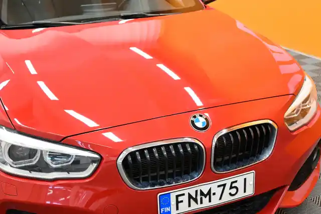 Punainen Viistoperä, BMW 118 – FNM-751