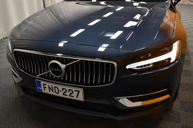 Sininen Farmari, Volvo V90 – FNO-227