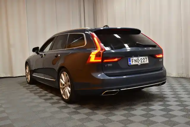 Sininen Farmari, Volvo V90 – FNO-227