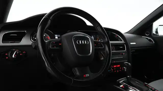 Musta Avoauto, Audi S5 – FNO-565