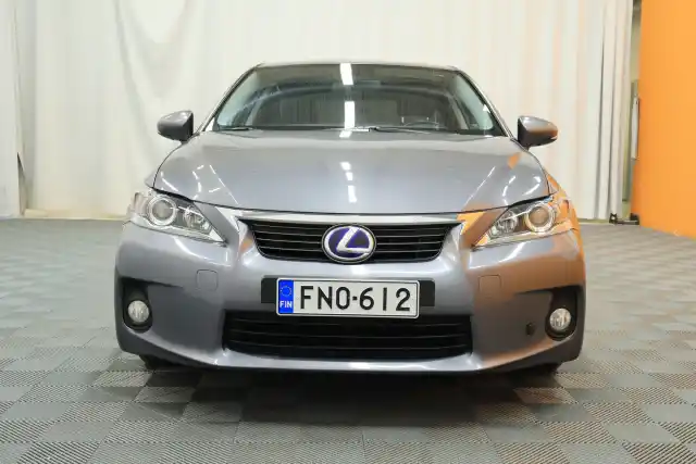 Harmaa Viistoperä, Lexus CT – FNO-612