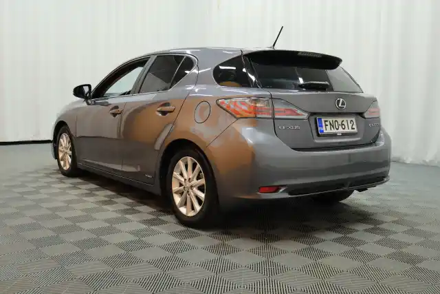 Harmaa Viistoperä, Lexus CT – FNO-612