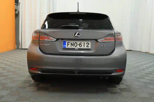 Harmaa Viistoperä, Lexus CT – FNO-612