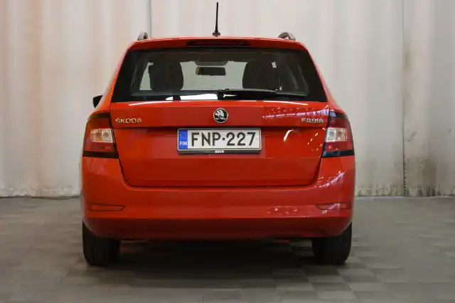 Punainen Farmari, Skoda Fabia – FNP-227