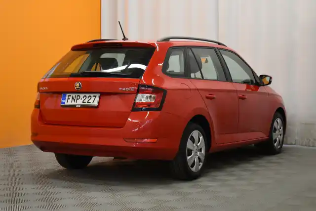 Punainen Farmari, Skoda Fabia – FNP-227