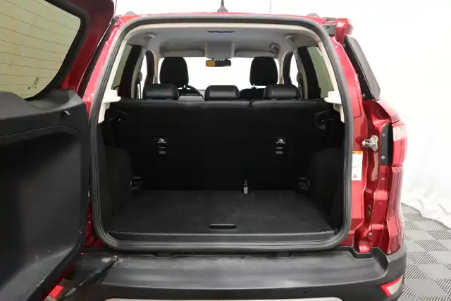 Punainen Maastoauto, Ford Ecosport – FNP-235