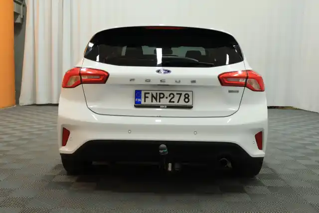 Valkoinen Viistoperä, Ford Focus – FNP-278