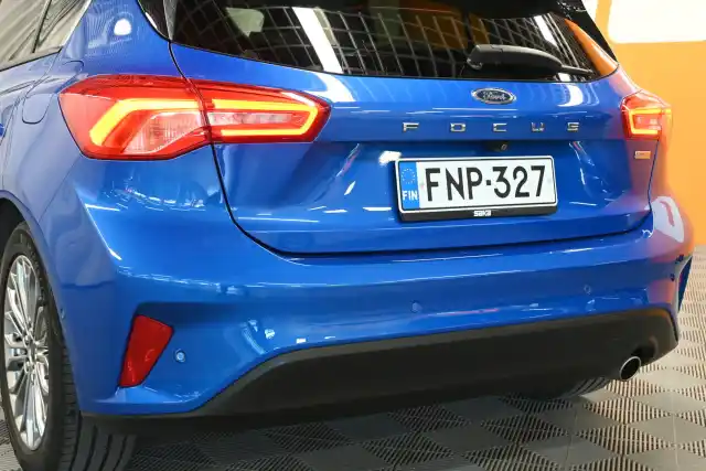 Sininen Viistoperä, Ford Focus – FNP-327