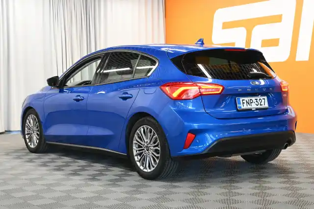 Sininen Viistoperä, Ford Focus – FNP-327