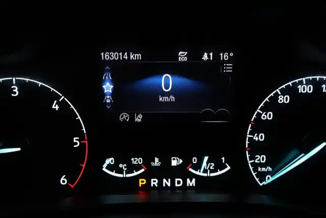 Punainen Tila-auto, Ford Grand Tourneo Connect – FNP-338